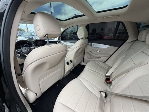 Used 2021 Mercedes-Benz GLC 300 4MATIC w/ Premium Package image 38