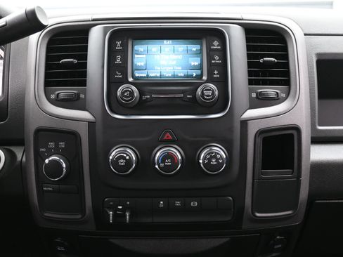 Used 2018 RAM 2500 Tradesman w/ Chrome Appearance Group image 16