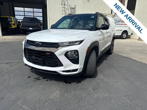 Used 2023 Chevrolet TrailBlazer RS w/ Convenience Package AWD/4WD image 3