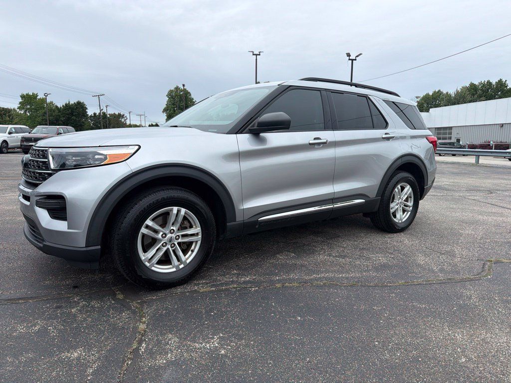 Used 2021 Ford Explorer XLT AWD/4WD image 4