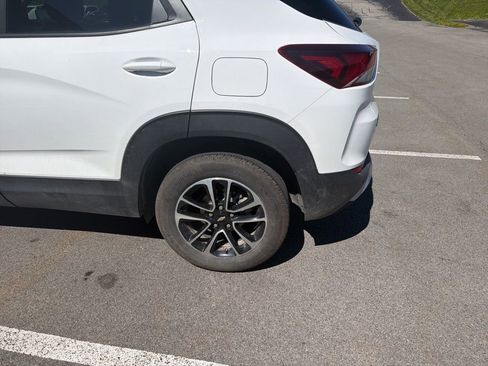 Used 2024 Chevrolet TrailBlazer LT w/ LT Cold Weather Package image 6