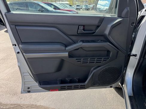 Certified 2025 Toyota Tacoma SR5 AWD/4WD image 24
