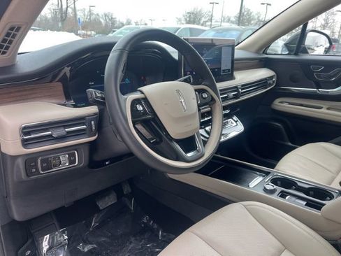 Used 2025 Lincoln Corsair Grand Touring w/ Equipment Group 301A image 25