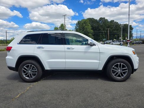 Used 2018 Jeep Grand Cherokee Limited AWD/4WD image 7