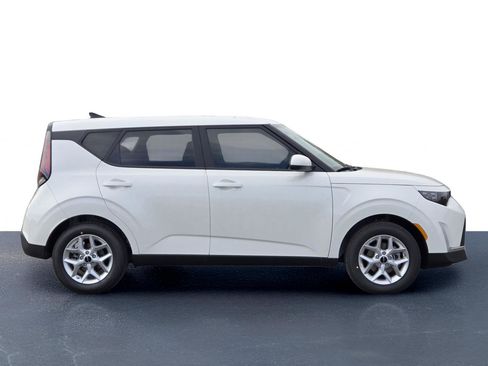 New 2025 Kia Soul LX image 6