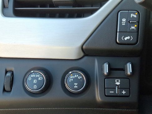 Used 2017 GMC Yukon SLT w/ Premium Edition image 26