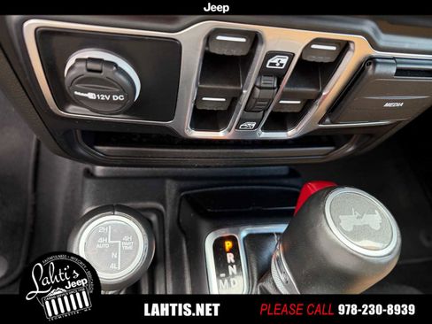 Certified 2022 Jeep Wrangler Unlimited Sahara w/ Cold Weather Group image 37