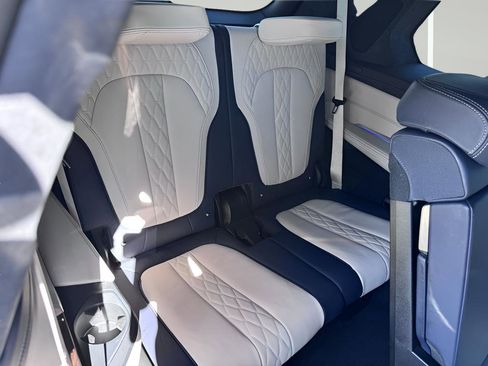 Used 2020 BMW X7 xDrive40i w/ Luxury Seating Package AWD/4WD image 20