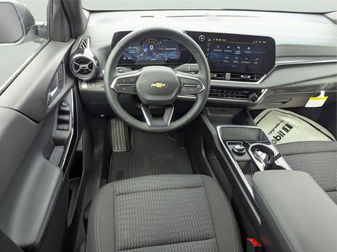 New 2026 Chevrolet Equinox LT w/ Safety and Technology Package image 21