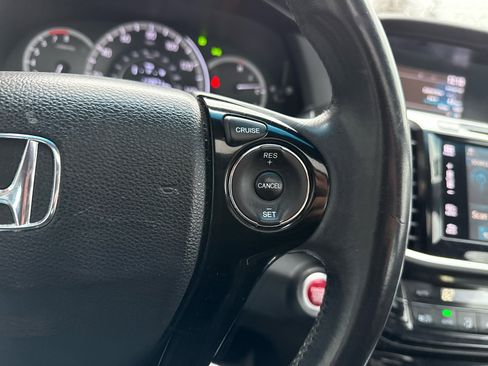 Used 2017 Honda Accord EX-L image 18