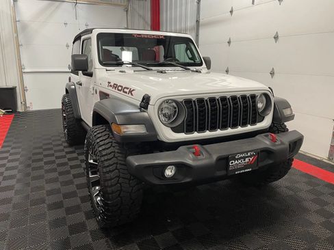 Used 2024 Jeep Wrangler Sport AWD/4WD image 10