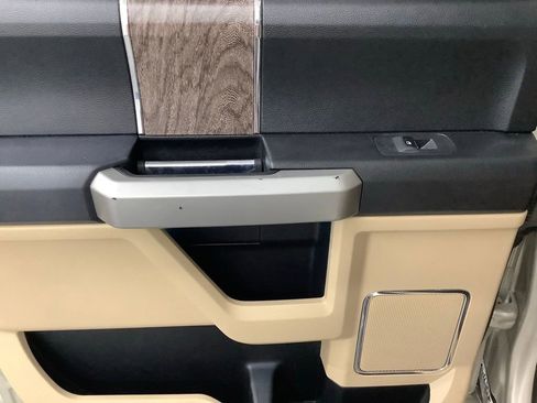 Used 2017 Ford F250 Lariat w/ Lariat Ultimate Package image 5