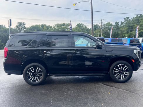 Used 2023 GMC Yukon AT4 w/ Technology Package AWD/4WD image 2