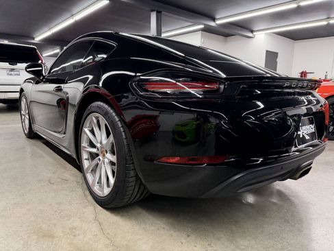 Used 2018 Porsche 718 Cayman RWD image 5