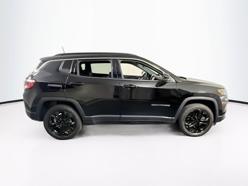 Used 2023 Jeep Compass Limited w/ Sun and Sound Group AWD/4WD image 4