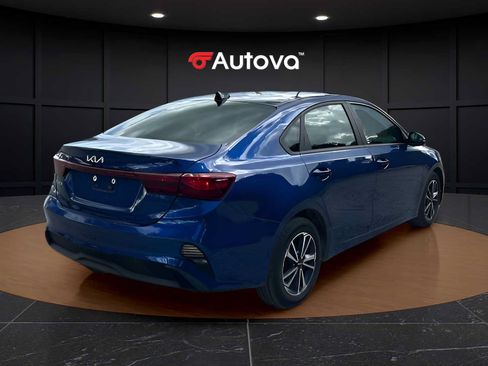 Used 2022 Kia Forte LXS w/ LXS Technology Package FWD image 3