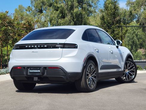 Used 2025 Porsche Macan Electric image 7