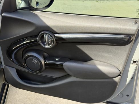 Used 2017 MINI Cooper S image 27