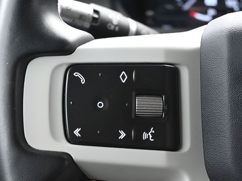 Used 2020 Land Rover Defender 110 SE AWD/4WD image 19