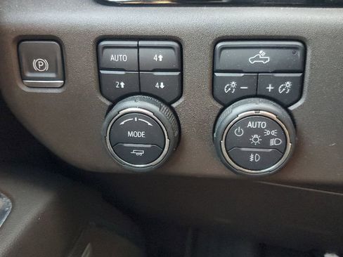 Used 2022 Chevrolet Silverado 1500 RST w/ Convenience Package II AWD/4WD image 25