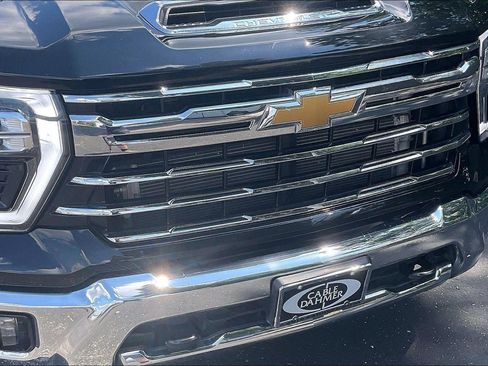 Used 2024 Chevrolet Silverado 3500 LTZ w/ LTZ Convenience Package AWD/4WD image 29