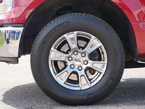 Used 2016 Ford F150 XLT w/ Equipment Group 302A Luxury AWD/4WD image 12