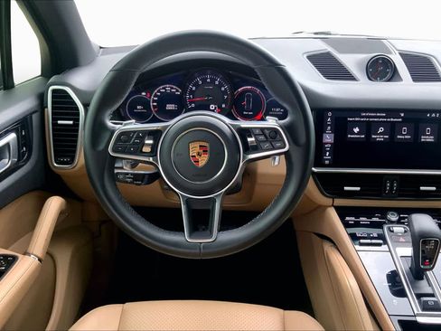 Used 2019 Porsche Cayenne AWD/4WD image 5