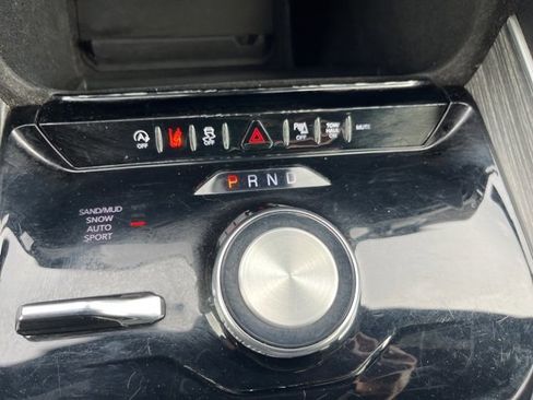 Used 2024 Jeep Wagoneer Series II w/ Flexible Seating Group image 29