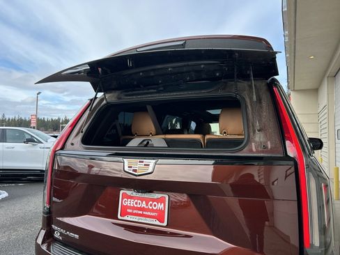 Used 2022 Cadillac Escalade Sport w/ Touring Package image 15