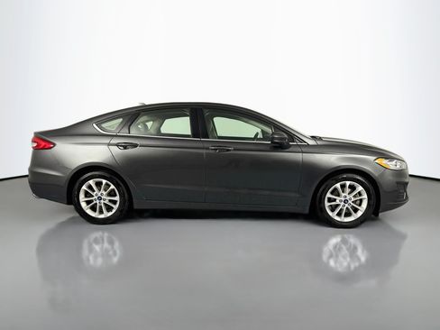 Used 2019 Ford Fusion SE FWD image 4