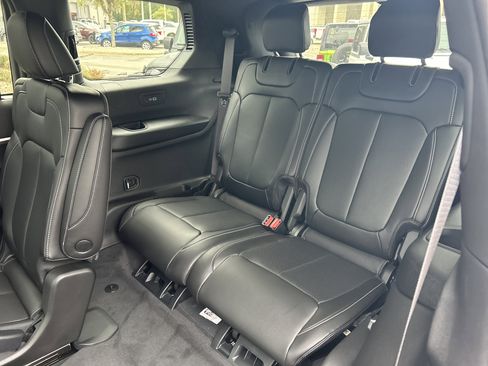 New 2025 Jeep Grand Cherokee L Limited w/ Luxury Tech Group II image 42