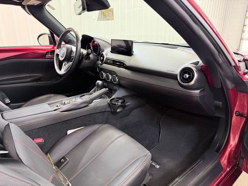 Used 2024 MAZDA MX-5 Miata RF Grand Touring RWD image 20