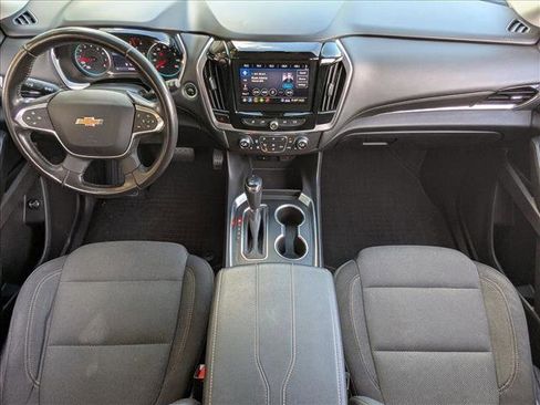 Used 2020 Chevrolet Traverse LT FWD image 18