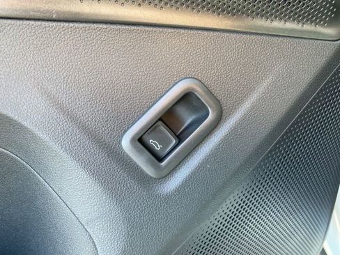 New 2025 Volkswagen Tiguan SE R-Line image 24