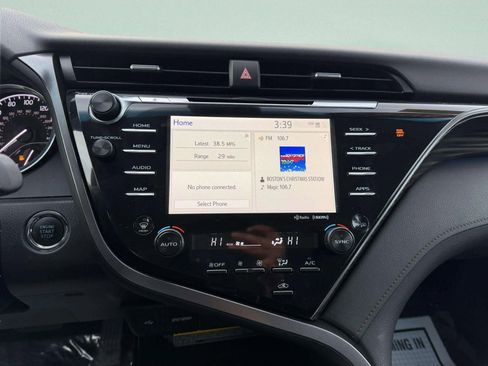 Used 2020 Toyota Camry XLE image 29