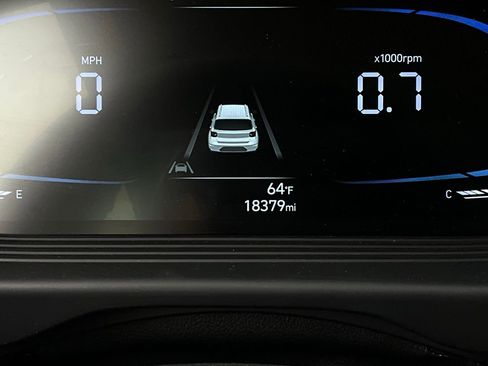 Used 2025 Hyundai Venue SEL image 39