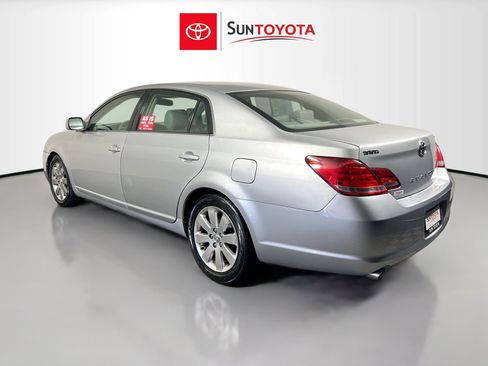 Used 2005 Toyota Avalon XLS image 6