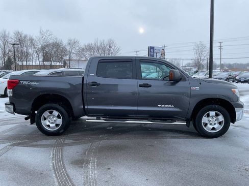 Used 2011 Toyota Tundra 4x4 CrewMax image 9