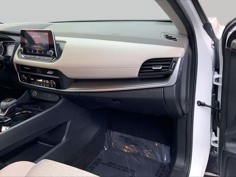 Used 2023 Nissan Rogue SV FWD image 16