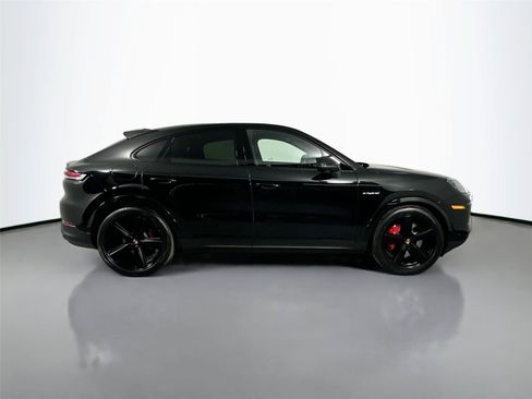 Certified 2025 Porsche Cayenne S AWD/4WD image 8