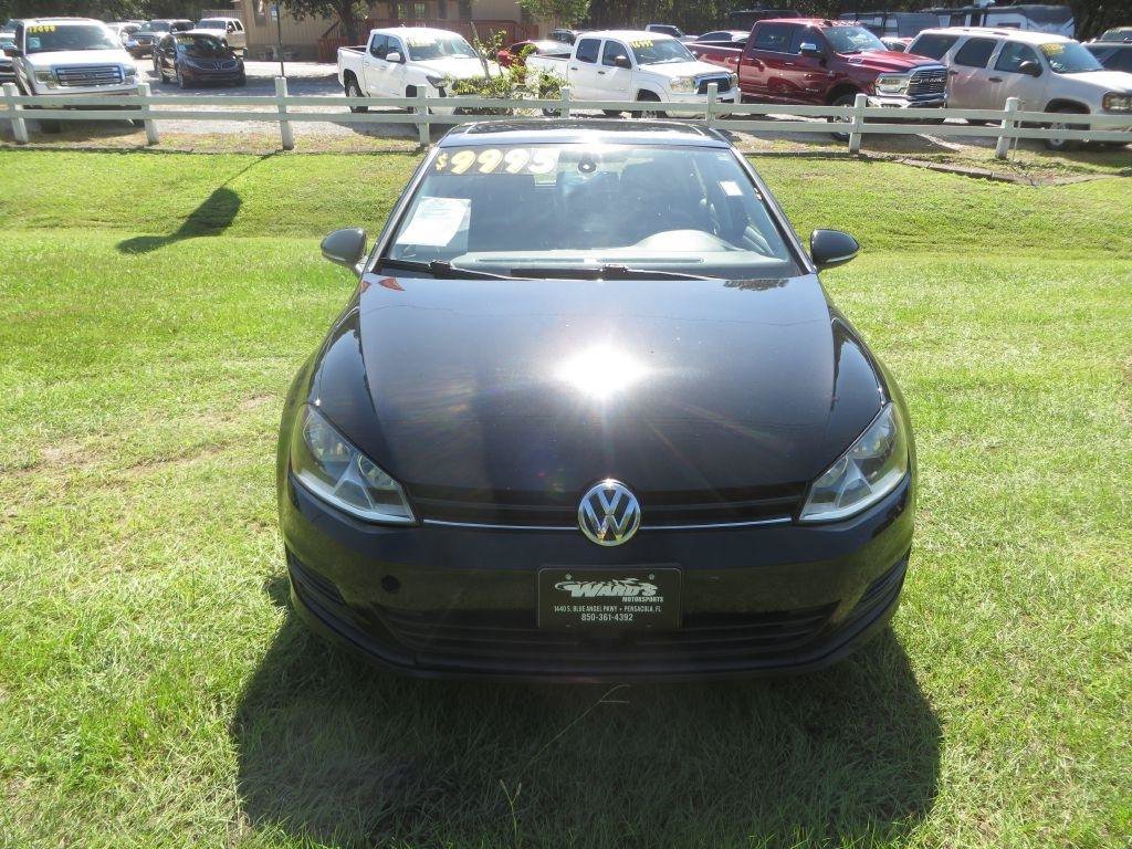 Used 2017 Volkswagen Golf S FWD image 3
