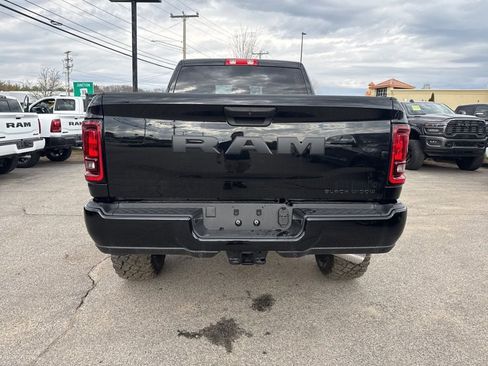 New 2025 RAM 2500 Big Horn AWD/4WD image 4