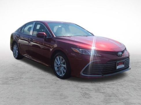Certified 2022 Toyota Camry LE w/ Carpet Mat Package (TMS) FWD image 3