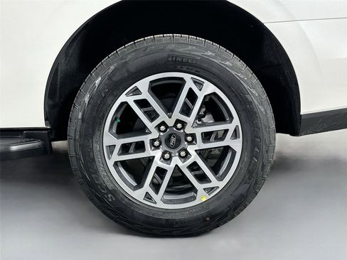 New 2026 Ford Expedition Active AWD/4WD image 32