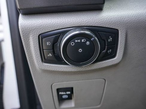 Used 2016 Ford F150 XLT image 14