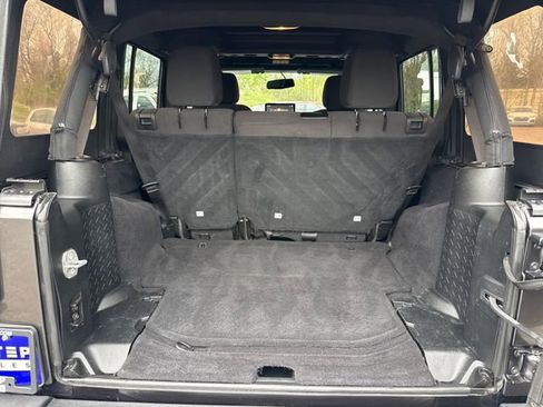 Used 2018 Jeep Wrangler Unlimited Sport S AWD/4WD image 14