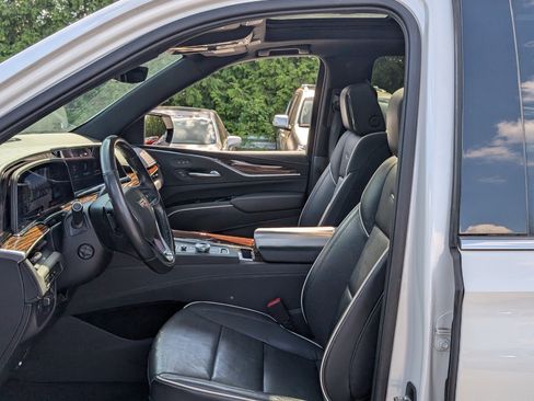 Used 2021 Cadillac Escalade ESV Premium Luxury w/ Performance Package image 17