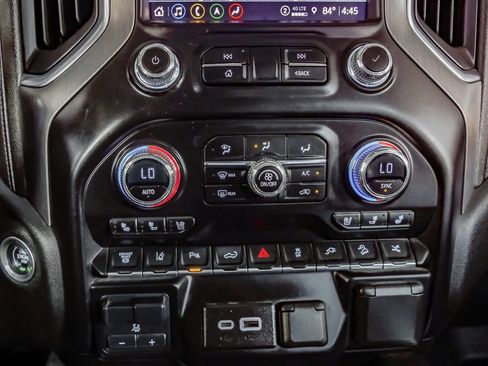 Used 2023 GMC Sierra 2500 Denali w/ Denali Black Diamond Edition AWD/4WD image 27