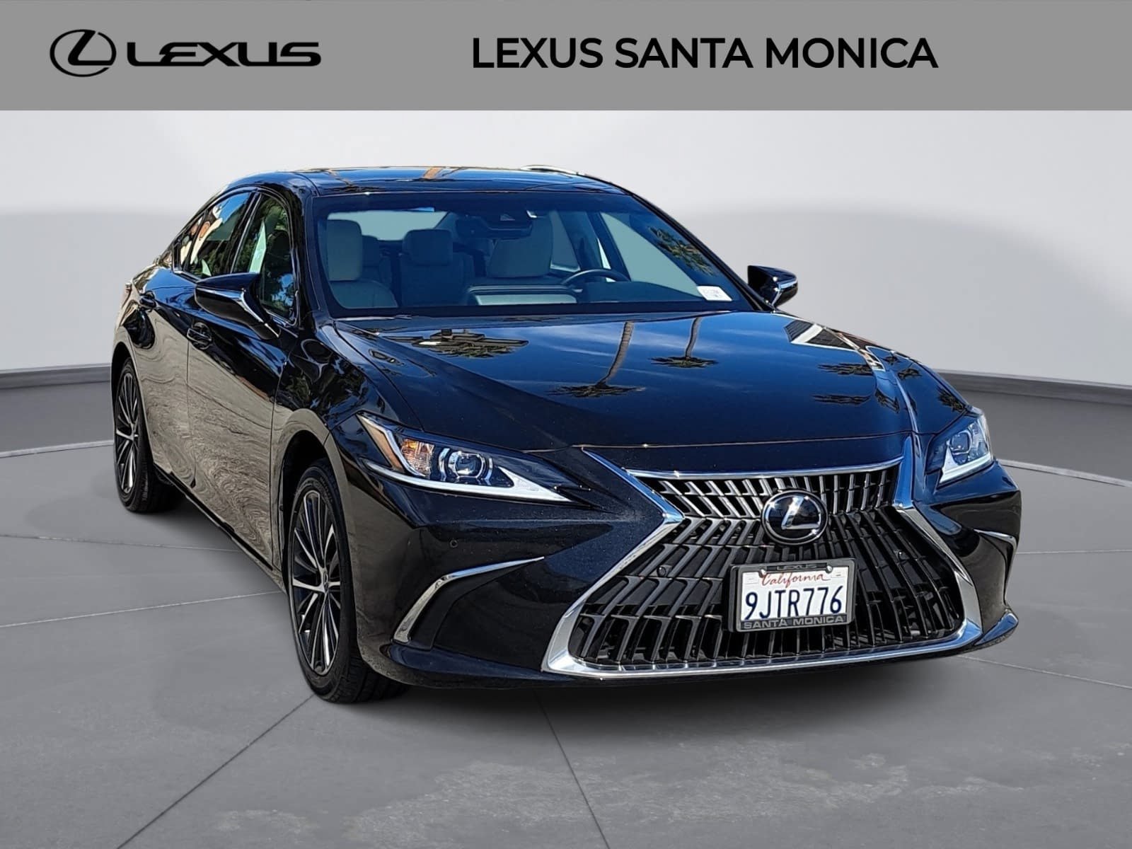 Used 2024 Lexus ES 300h w/ Premium Package FWD image 3