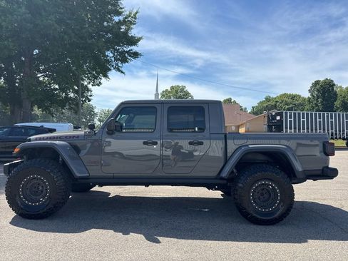 Used 2020 Jeep Gladiator Rubicon AWD/4WD image 2